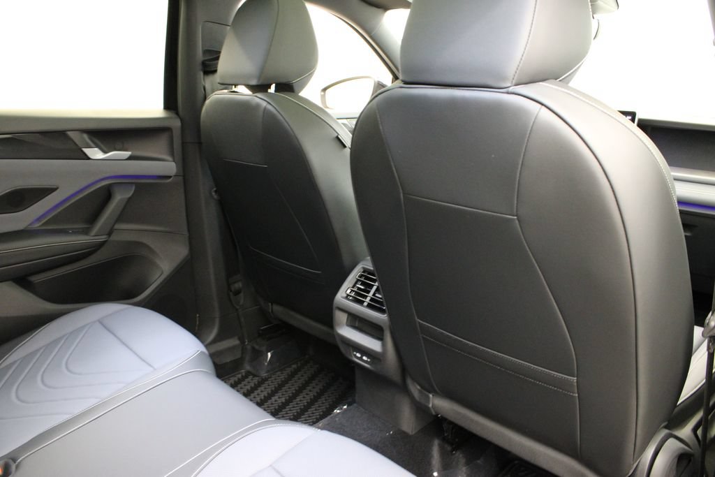 New 2026 Volkswagen Tiguan SE R-Line FWD image 20