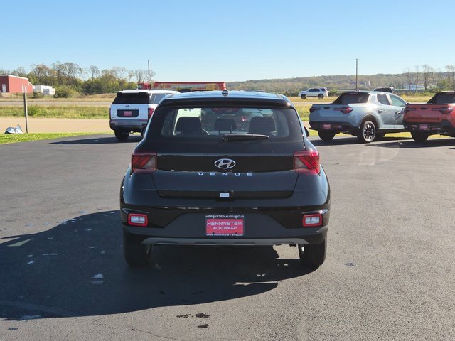 New 2026 Hyundai Venue SE image 26