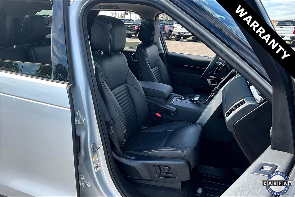 Used 2024 Land Rover Discovery S image 28