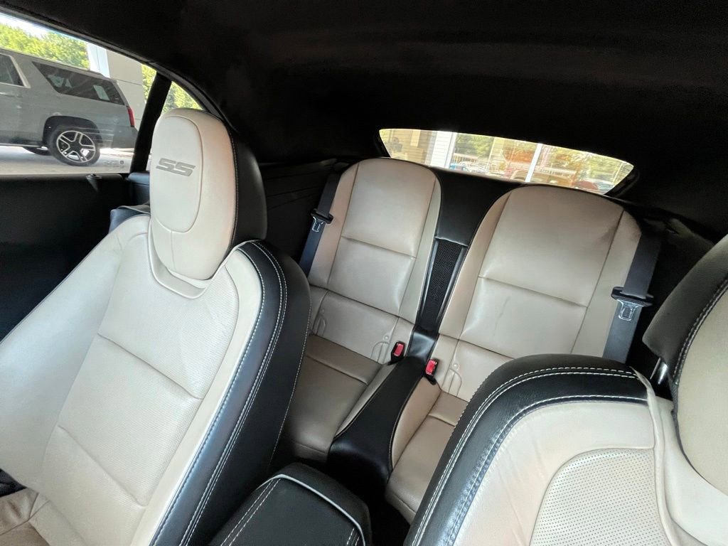 Used 2011 Chevrolet Camaro SS w/ LPO, Ground Effects Package RWD image 11