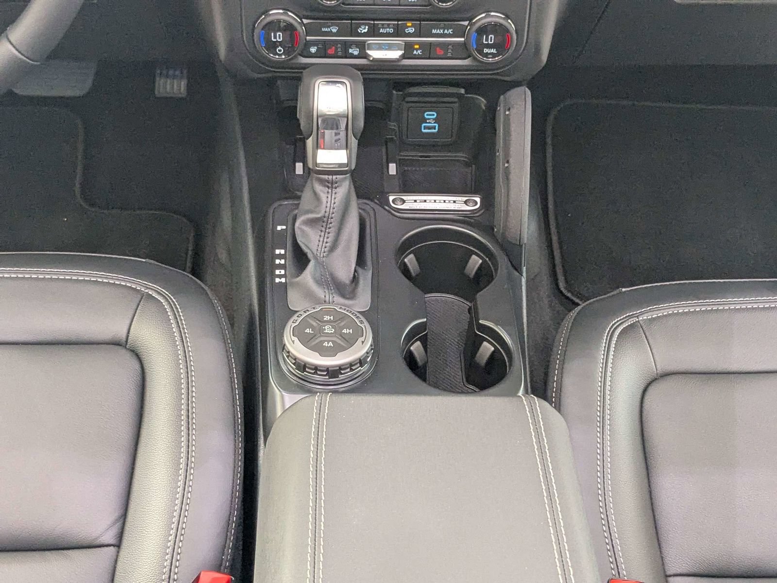 New 2025 Ford Bronco Outer Banks w/ Sasquatch Package AWD/4WD image 16