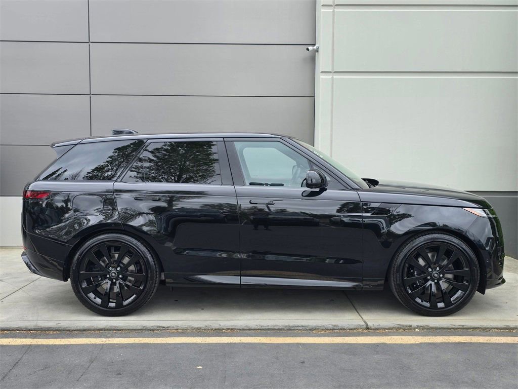 New 2025 Land Rover Range Rover Sport Dynamic SE image 5
