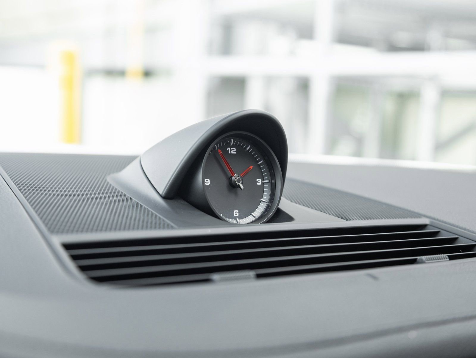 Certified 2023 Porsche Panamera 4 Platinum Edition image 24