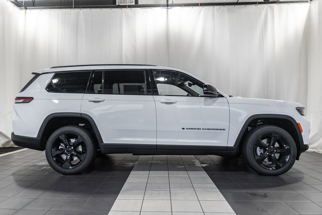 New 2025 Jeep Grand Cherokee L Limited w/ Luxury Tech Group II image 3