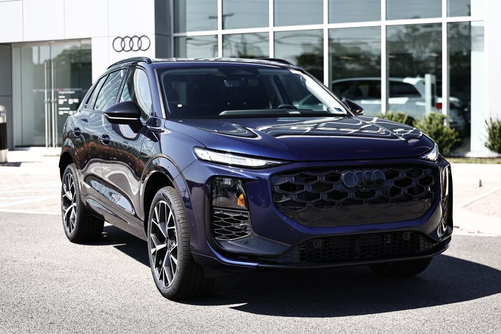 New 2026 Audi Q3 quattro 2.0T AWD/4WD image 2