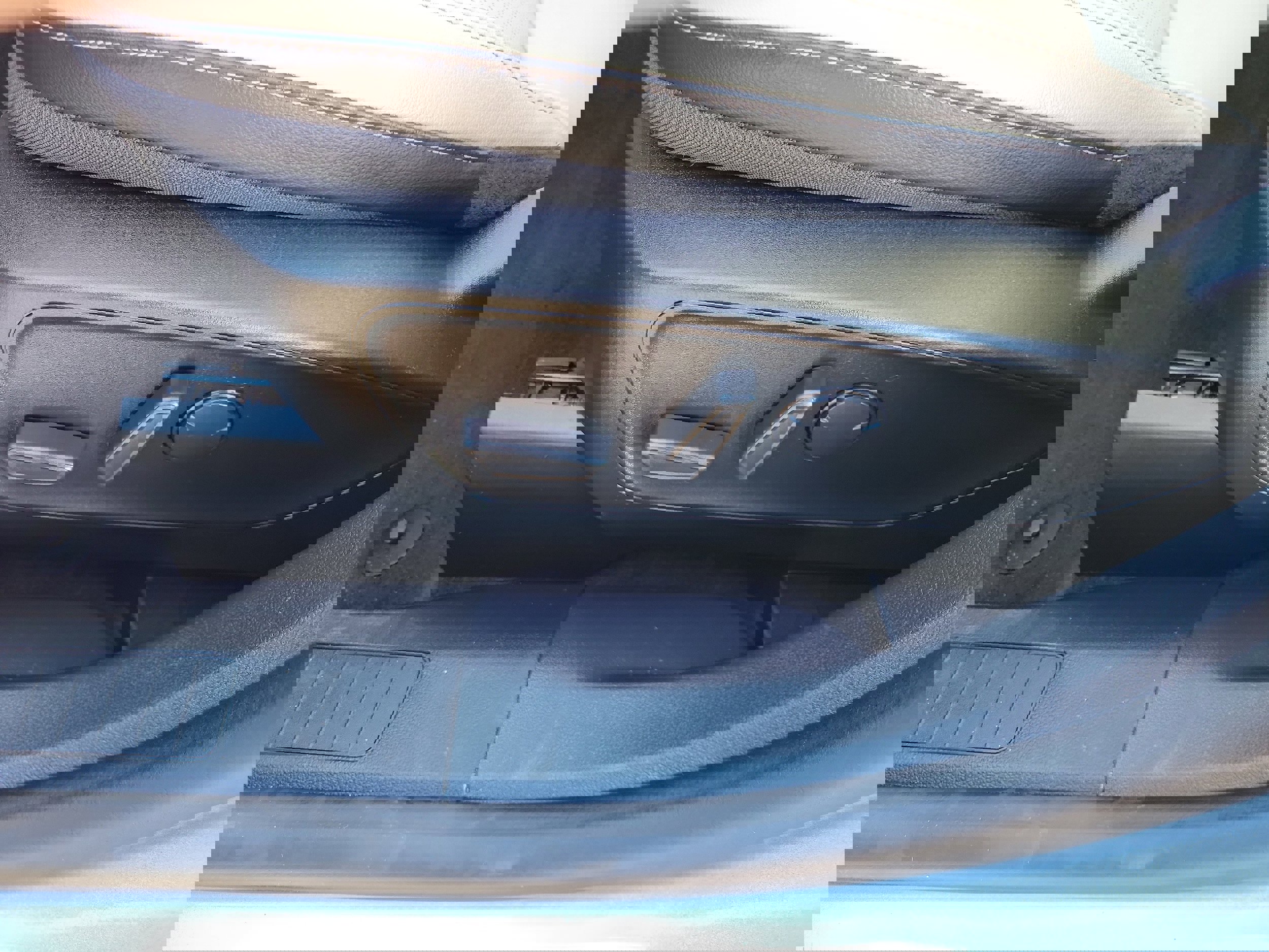 Certified 2022 Ford Escape Titanium image 18