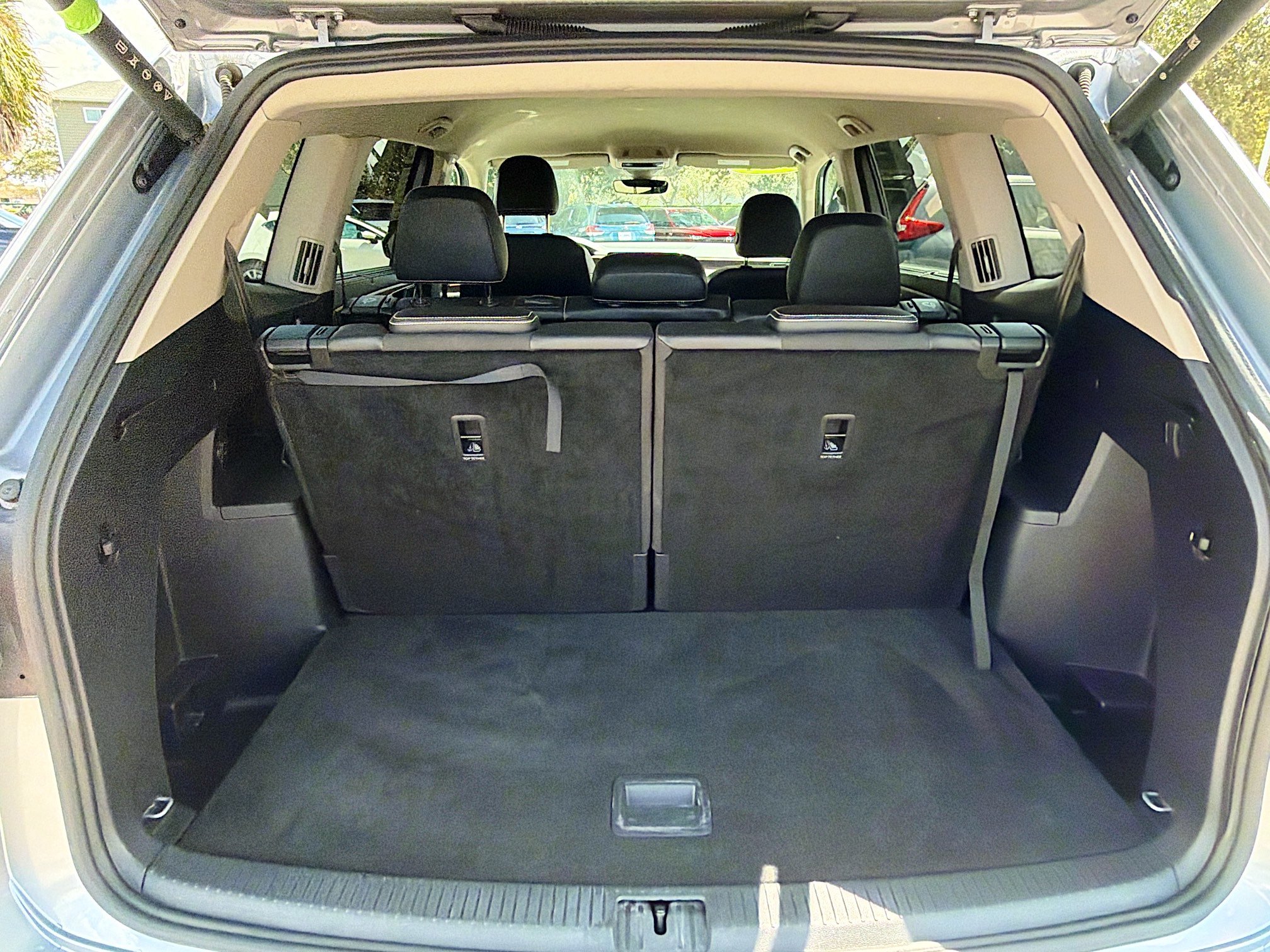 Used 2024 Volkswagen Atlas SE image 12