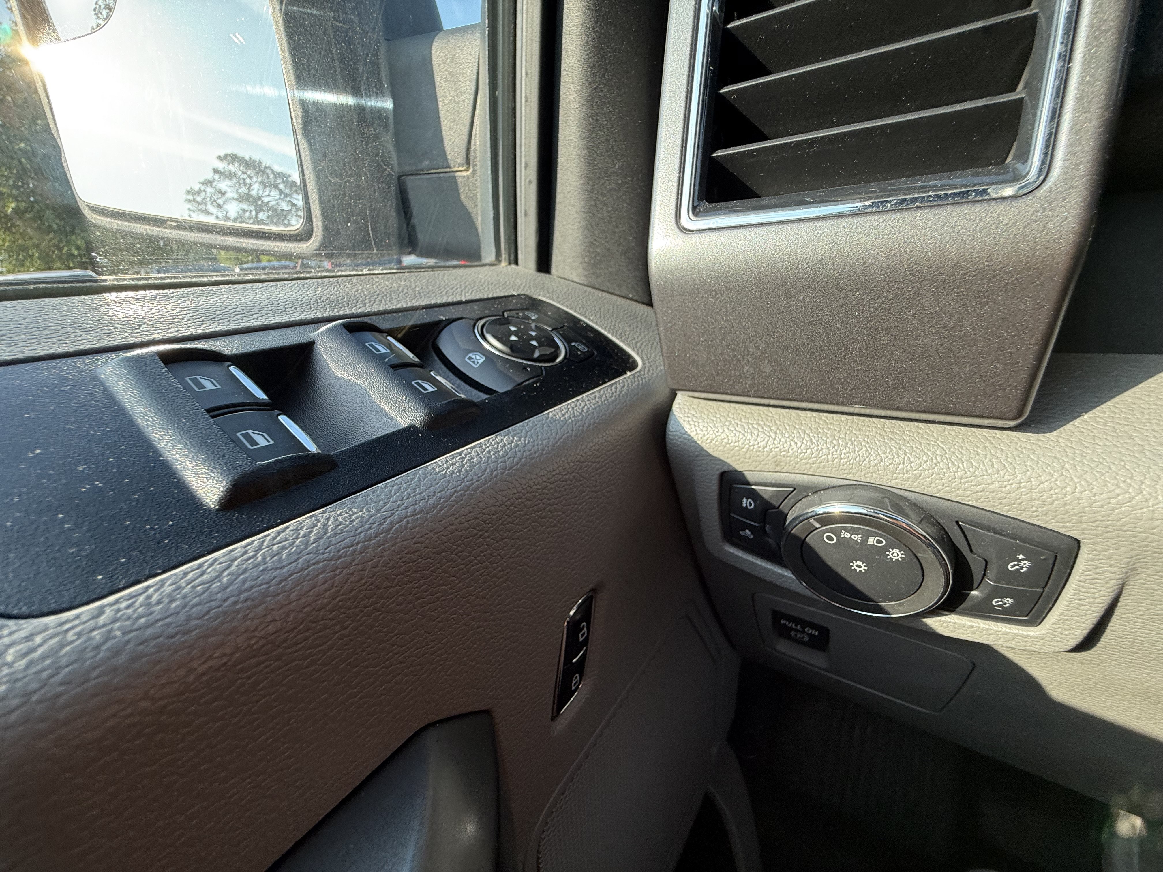Used 2017 Ford F150 XLT w/ Trailer Tow Package AWD/4WD image 22