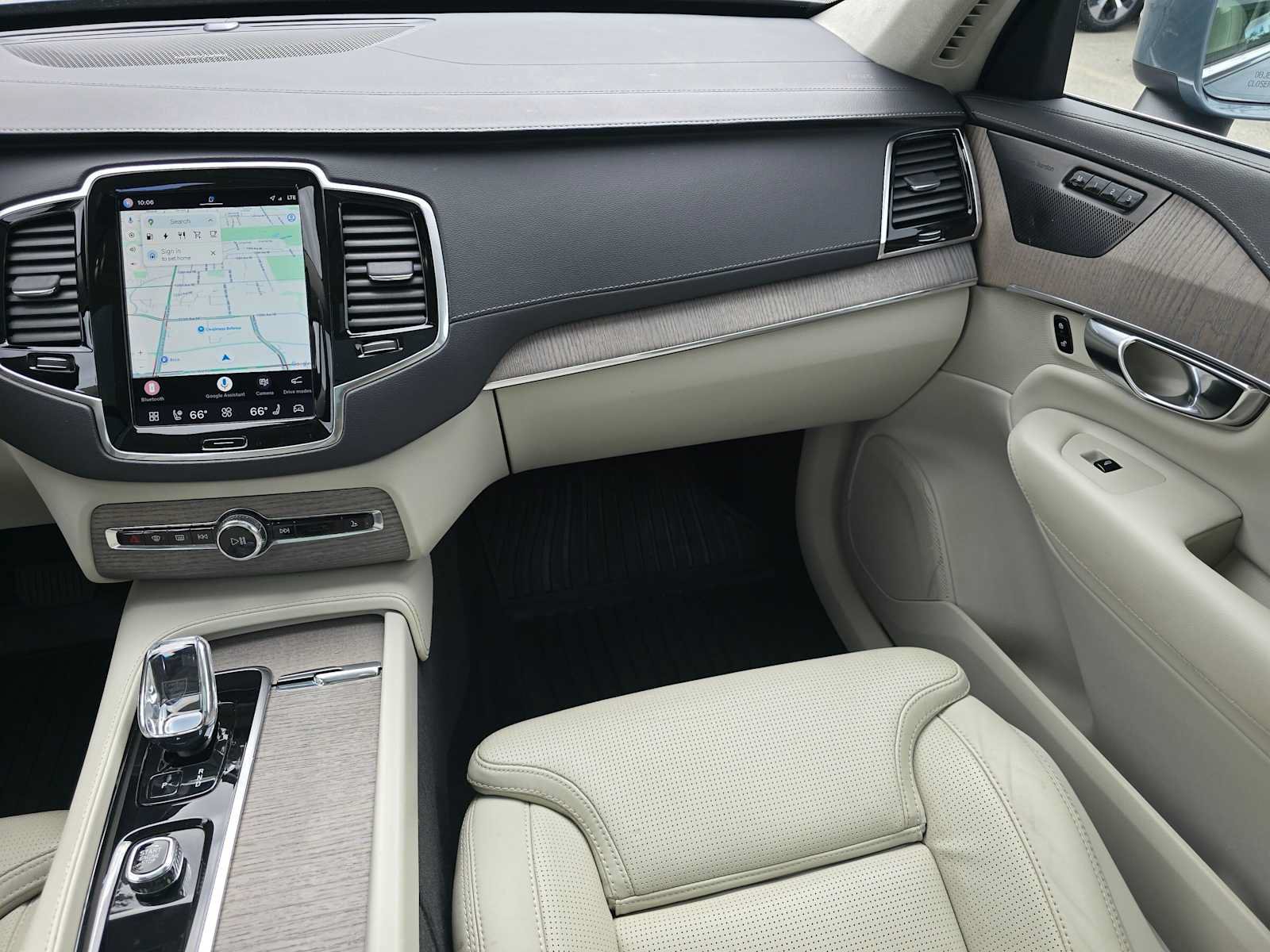 Used 2023 Volvo XC90 T8 Ultimate w/ Lounge Package AWD/4WD image 18