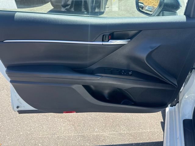 Used 2023 Toyota Camry SE FWD image 11