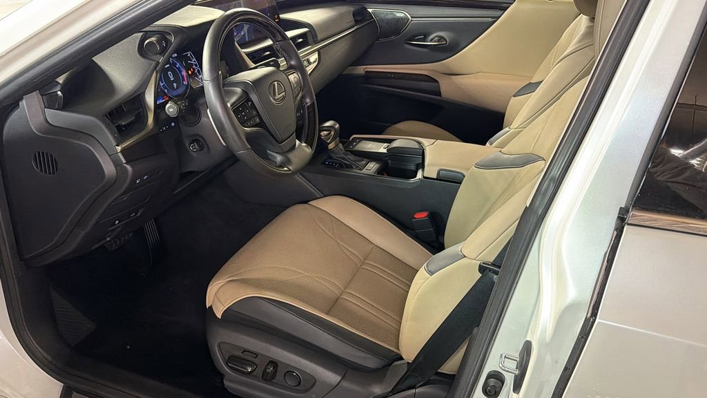 Used 2019 Lexus ES 350 Ultra Luxury w/ Accessory Package 2 image 19