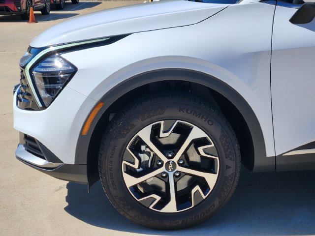 Certified 2025 Kia Sportage EX AWD/4WD image 8