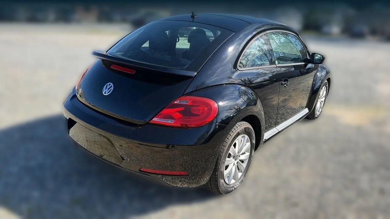 Used 2015 Volkswagen Beetle 1.8T FWD image 28