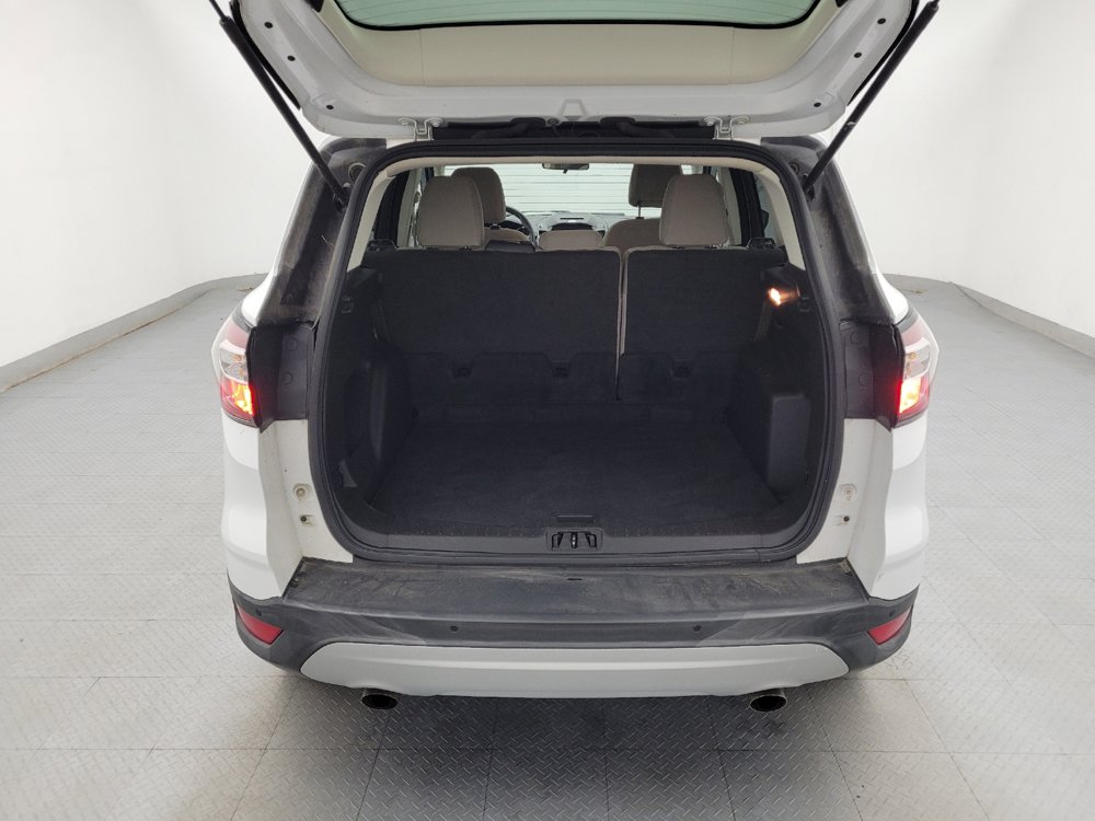 Used 2017 Ford Escape SE w/ Equipment Group 201A FWD image 29
