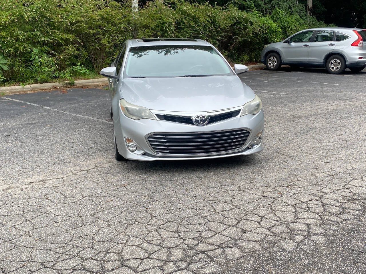 Used 2013 Toyota Avalon Limited FWD image 2