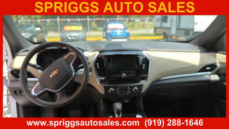 Used 2023 Chevrolet Traverse LS w/ LPO, Cargo Package AWD/4WD image 4