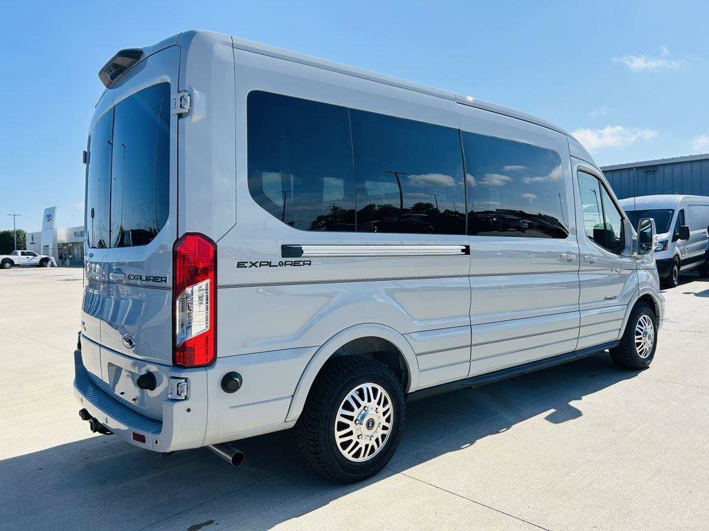 New 2025 Ford Transit 250 148 Medium Roof Extended AWD image 39