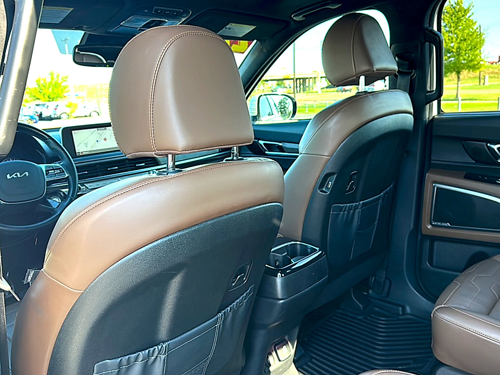 Used 2022 Kia Telluride SX w/ SX Prestige Package image 17