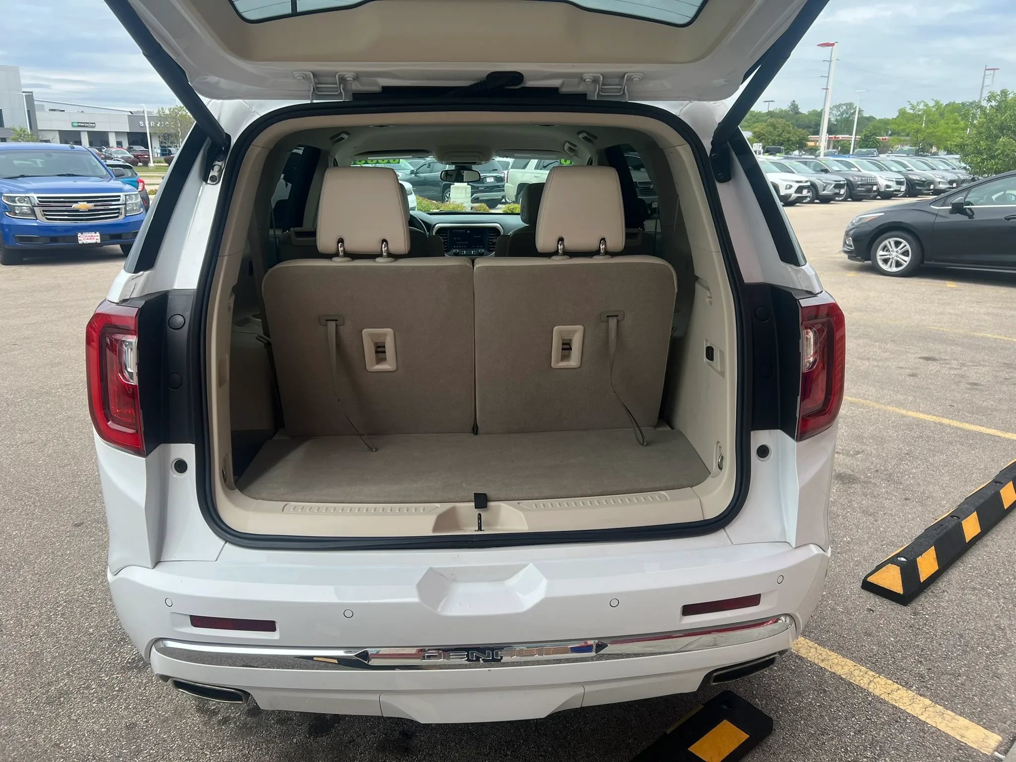 Used 2023 GMC Acadia Denali AWD/4WD image 6