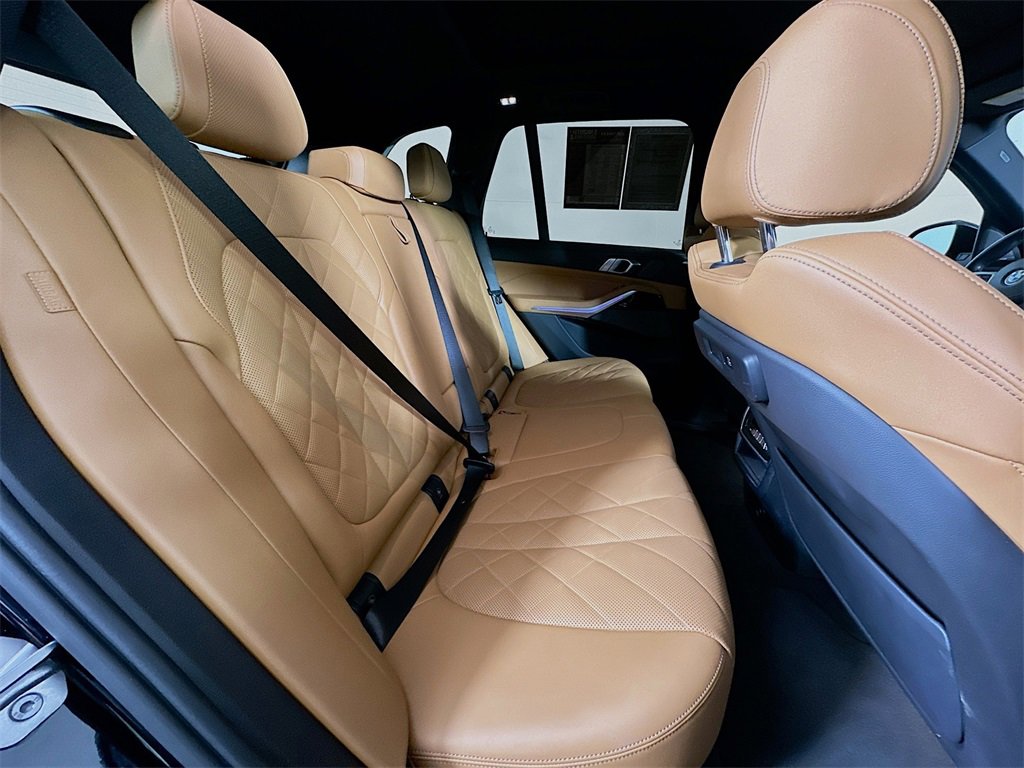 Used 2023 BMW X5 sDrive40i w/ M Sport Package image 11