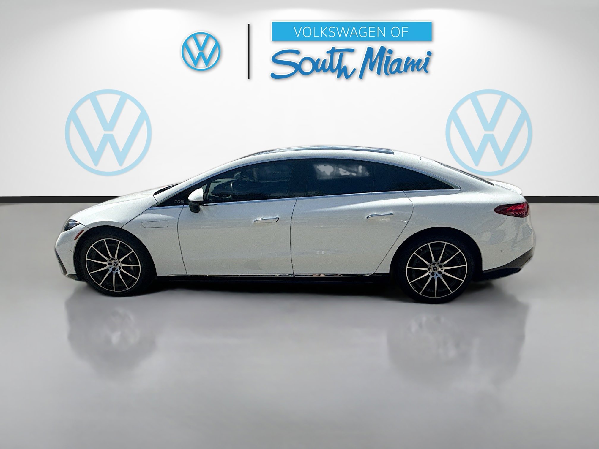 Used 2022 Mercedes-Benz EQS 450+ Sedan image 4