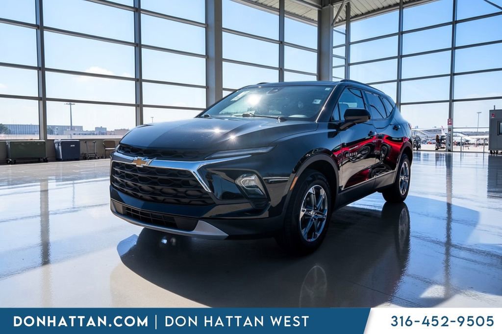 Used 2024 Chevrolet Blazer LT w/ Convenience Package FWD image 25