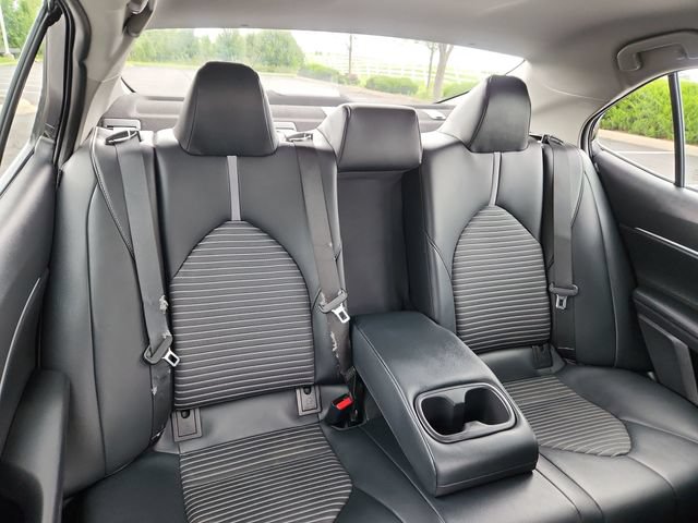 Used 2019 Toyota Camry SE w/ Carpet Mat Package FWD image 27