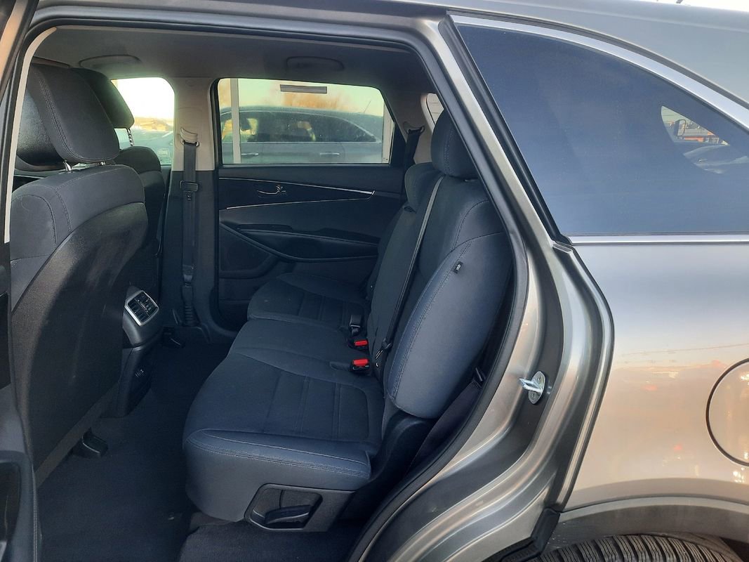 Used 2016 Kia Sorento L FWD image 7