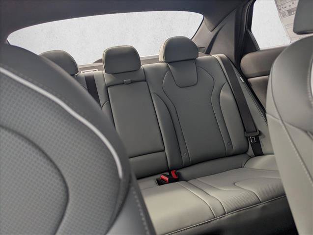 Certified 2025 Hyundai Elantra Limited FWD image 19
