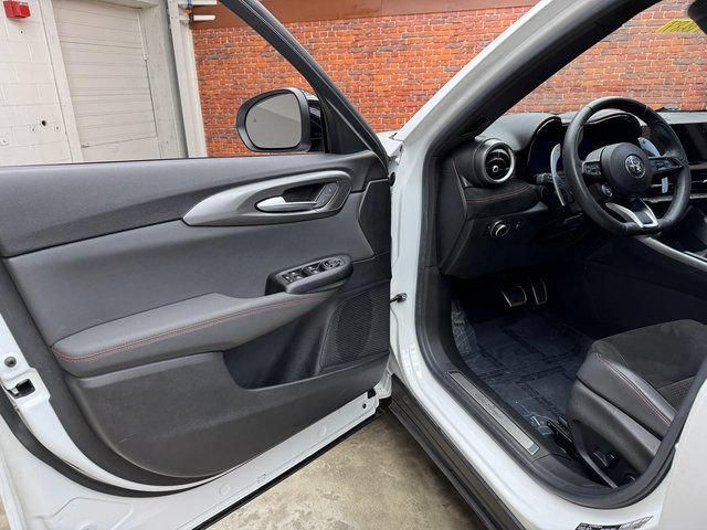 Used 2024 Alfa Romeo Tonale Ti AWD/4WD image 9