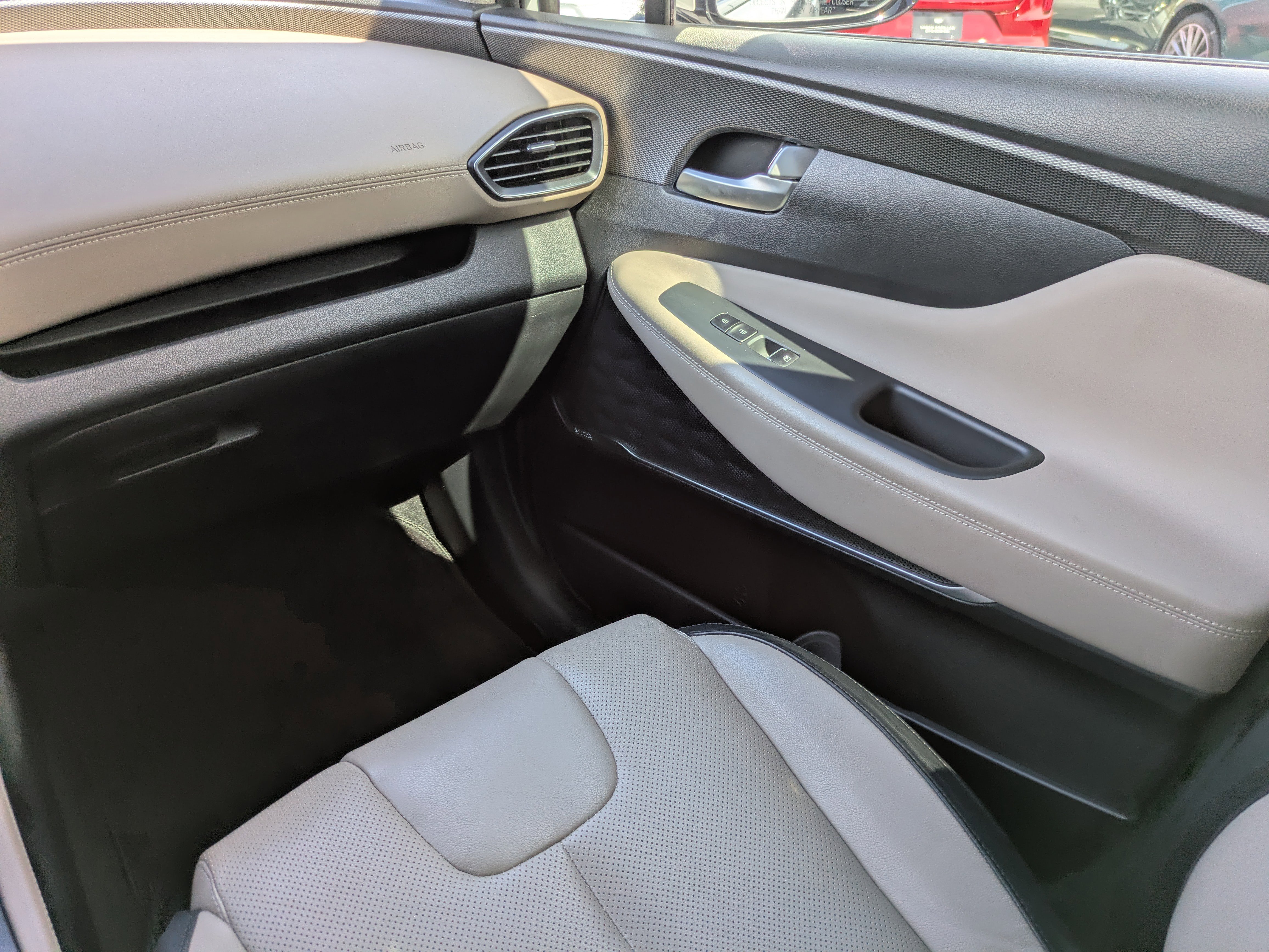 Used 2019 Hyundai Santa Fe Limited image 12