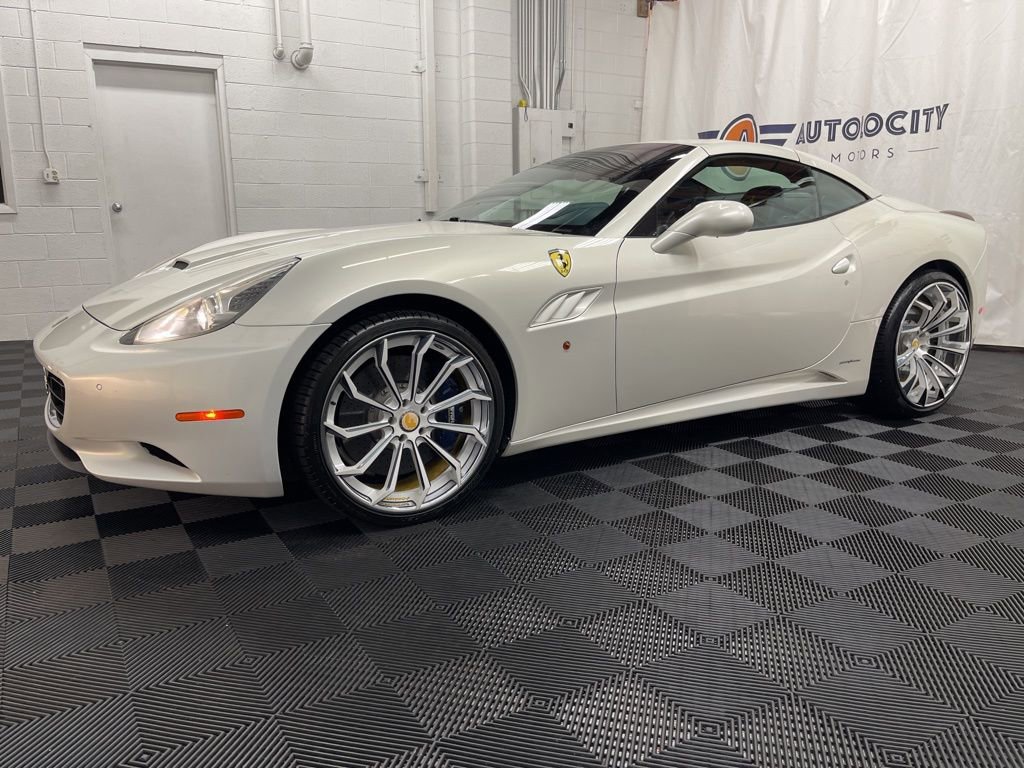 Used 2012 Ferrari California RWD image 5