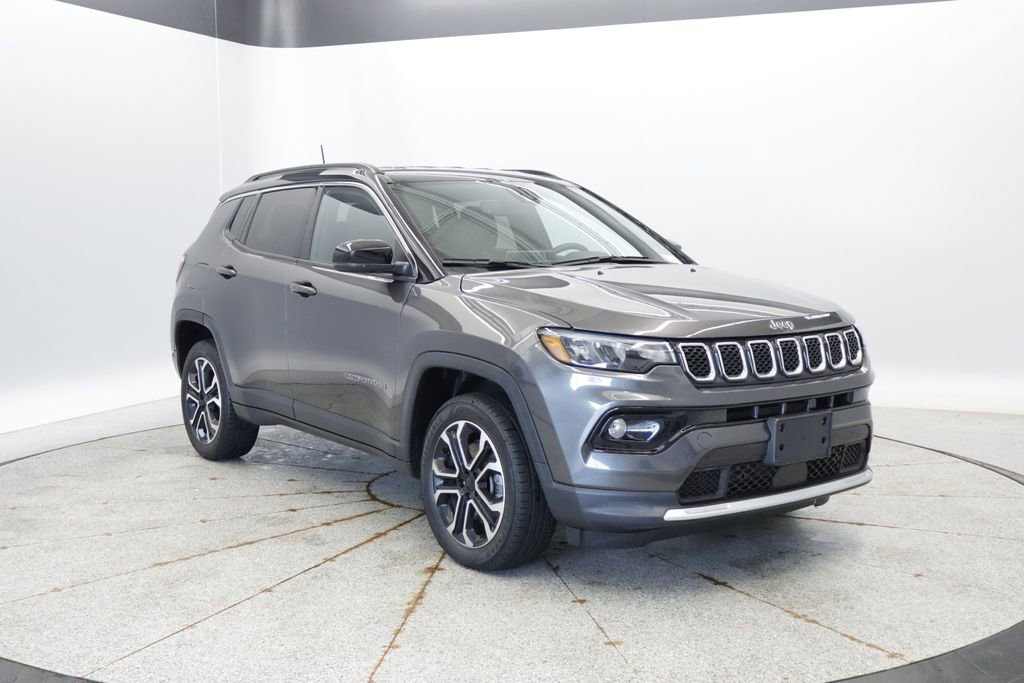 Used 2023 Jeep Compass Limited AWD/4WD image 9