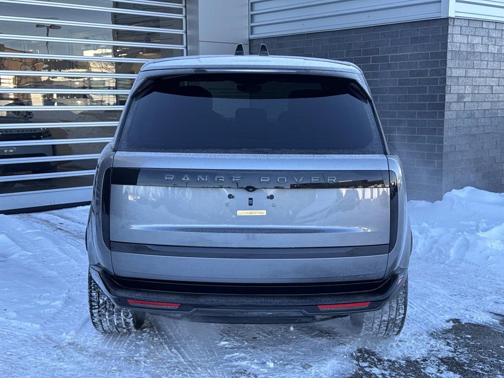 Used 2024 Land Rover Range Rover SE AWD/4WD image 4