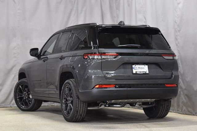 New 2025 Jeep Grand Cherokee Limited w/ Trailer Tow Package image 2
