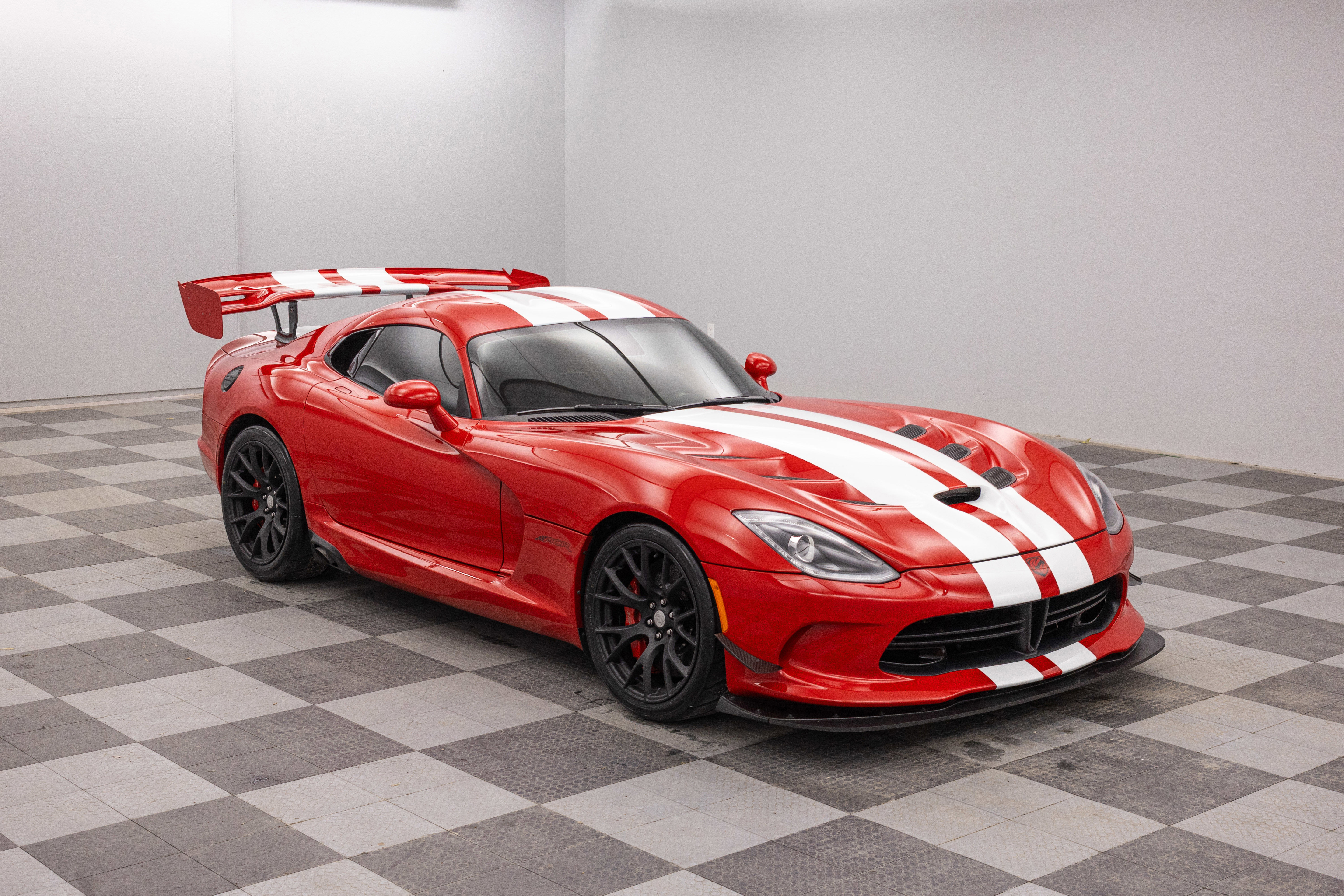 Used 2016 Dodge Viper ACR RWD image 1