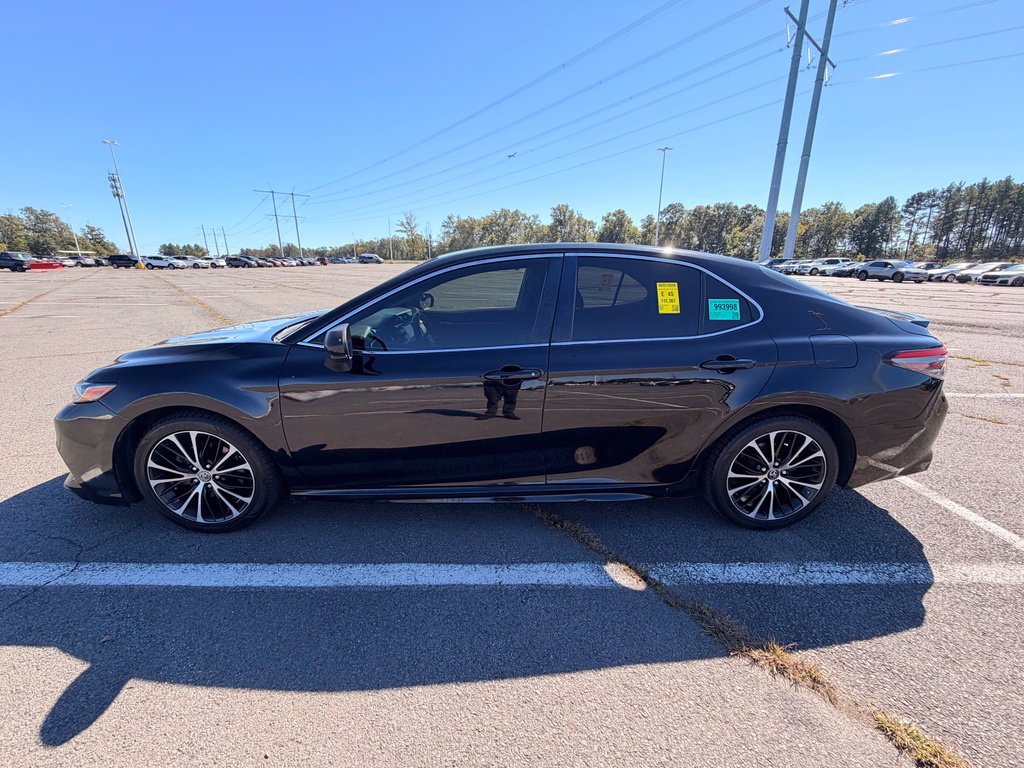 Used 2018 Toyota Camry SE FWD image 5