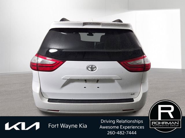Used 2018 Toyota Sienna LE image 8