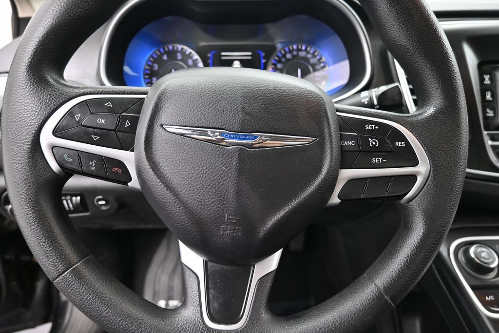 Used 2015 Chrysler 200 Limited FWD image 13