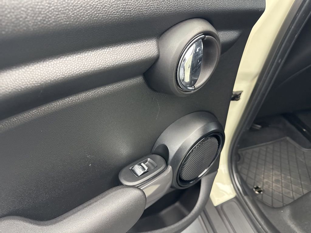 Used 2020 MINI Cooper 4-Door Hardtop FWD image 34