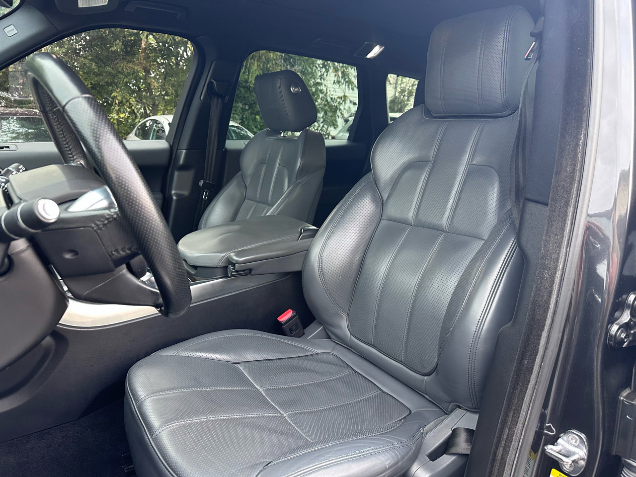 Used 2015 Land Rover Range Rover Sport HSE image 10