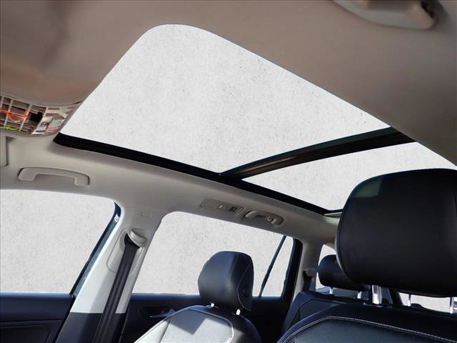 Used 2021 Volkswagen Tiguan SE R-Line image 14