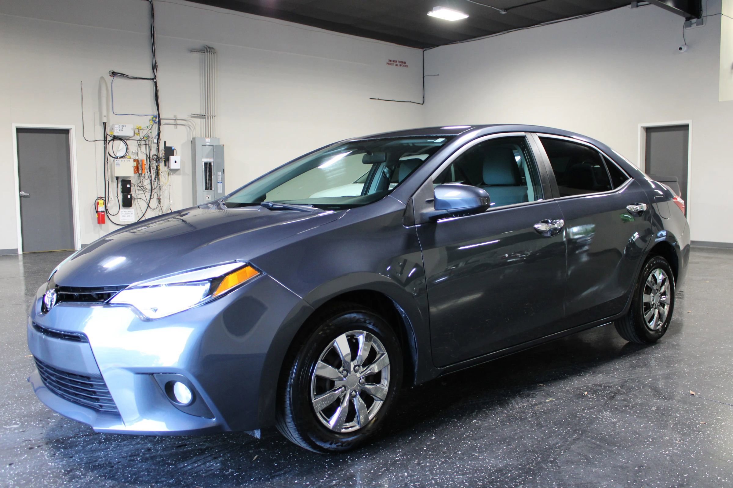 Used 2015 Toyota Corolla L FWD image 6