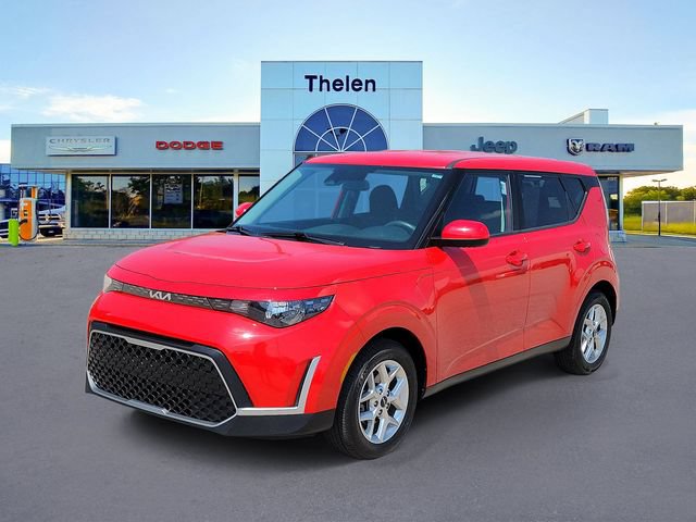 Used 2024 Kia Soul LX w/ Option Group 015 FWD image 2