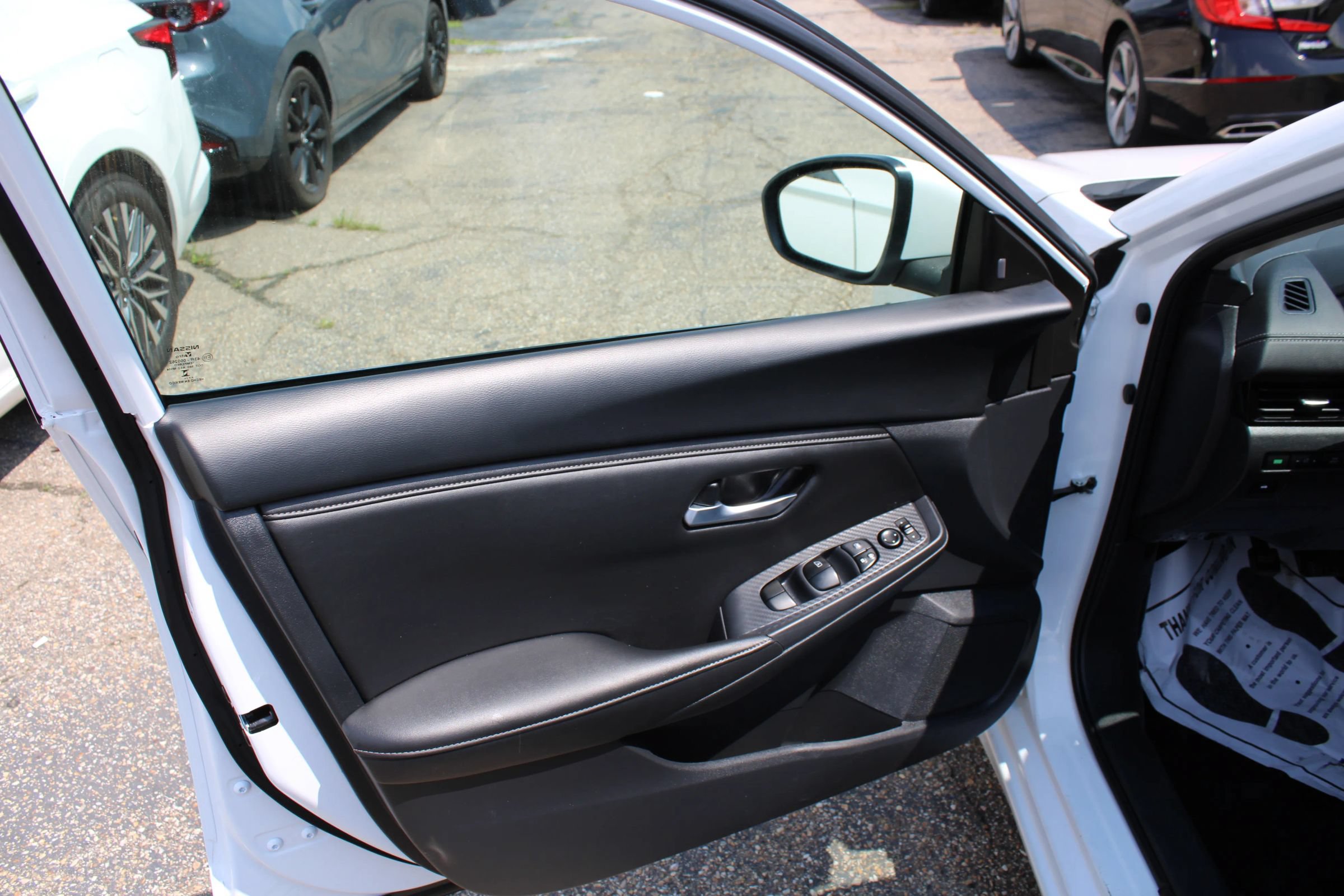 Used 2024 Nissan Sentra SV FWD image 8