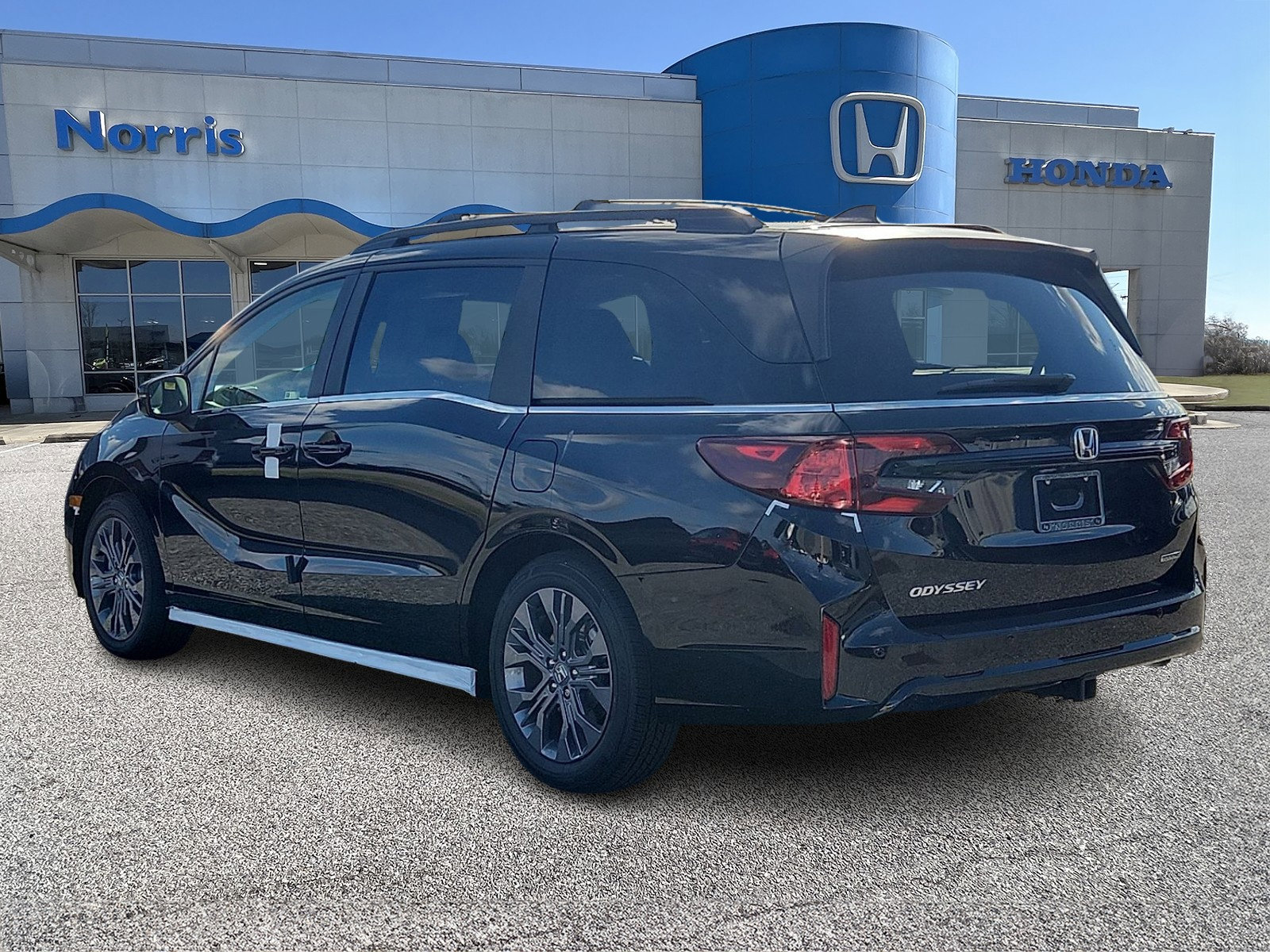 New 2026 Honda Odyssey Touring image 3