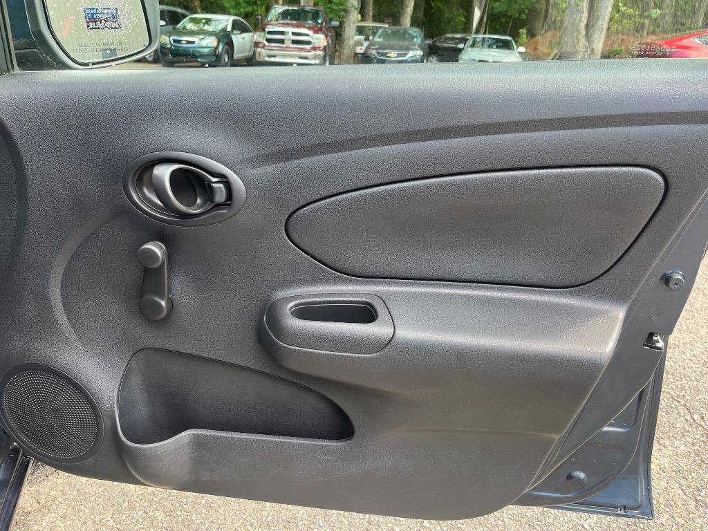 Used 2017 Nissan Versa S FWD image 32