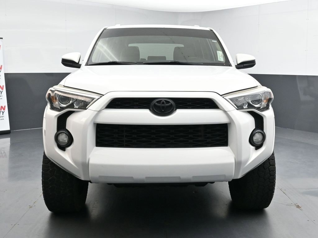 Used 2016 Toyota 4Runner SR5 image 3
