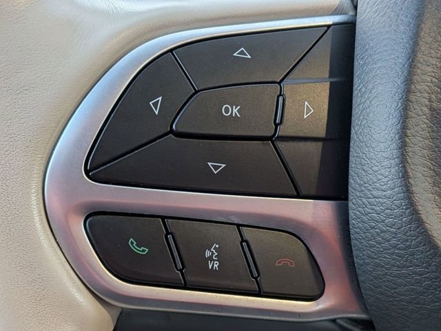 Used 2020 Chrysler Pacifica Limited image 21