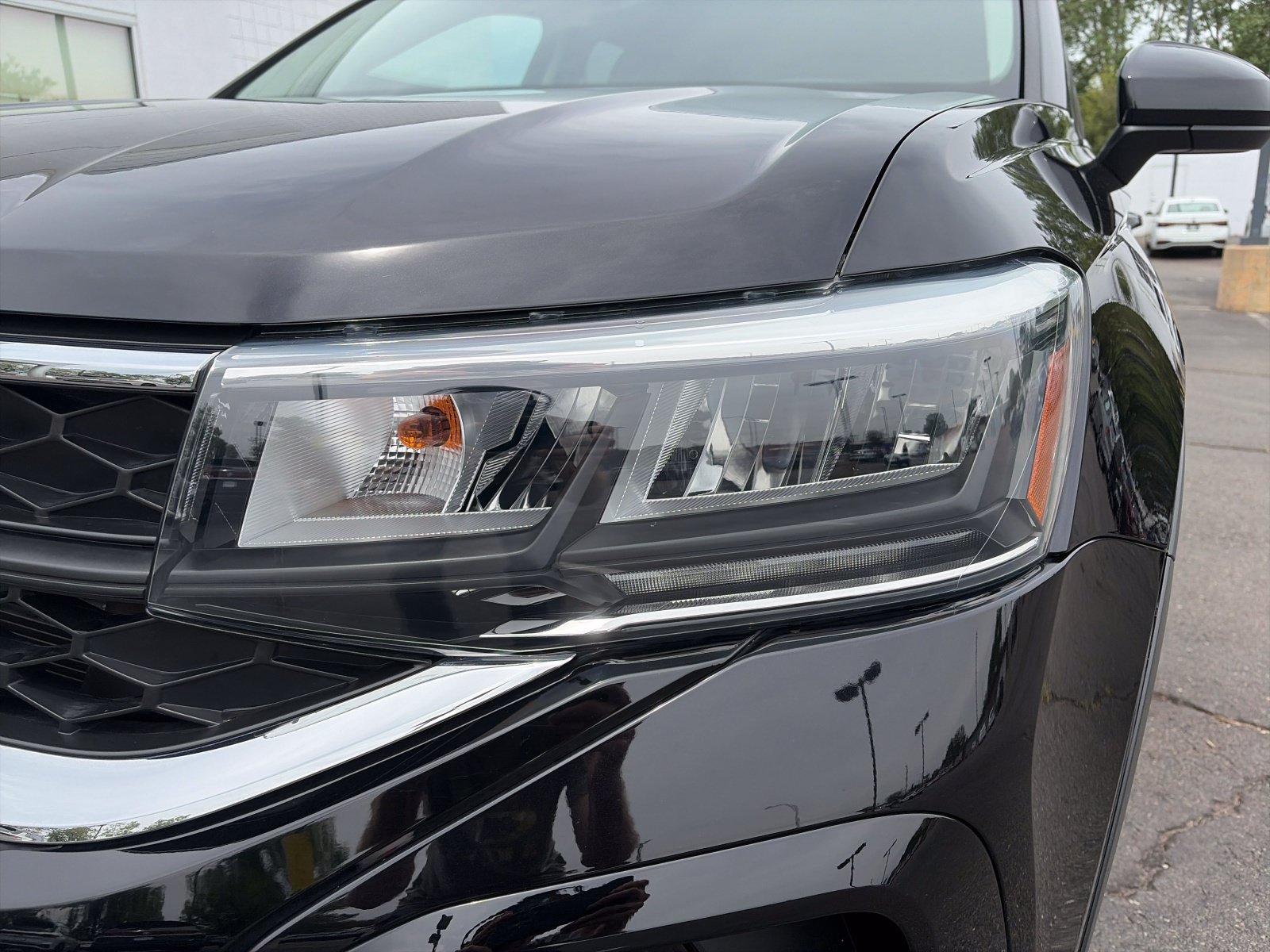 Certified 2024 Volkswagen Taos SE AWD/4WD image 9
